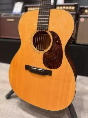 Martin Guitars - 000-18 2014